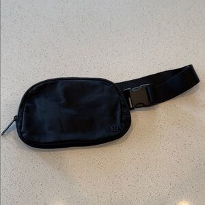 lululemon athletica Midnight Black Belt Bag